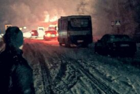 На Тернопільщині в сніговій пастці опинилися понад 70 авто, на місці працюють рятувальники (ФОТО)