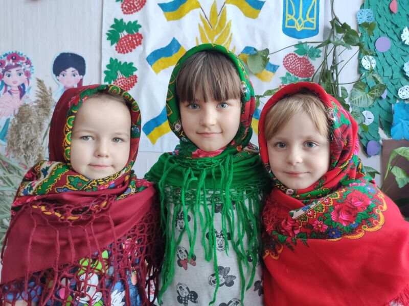 7 грудня: Всесвітній день української хустки, День місцевого самоврядування