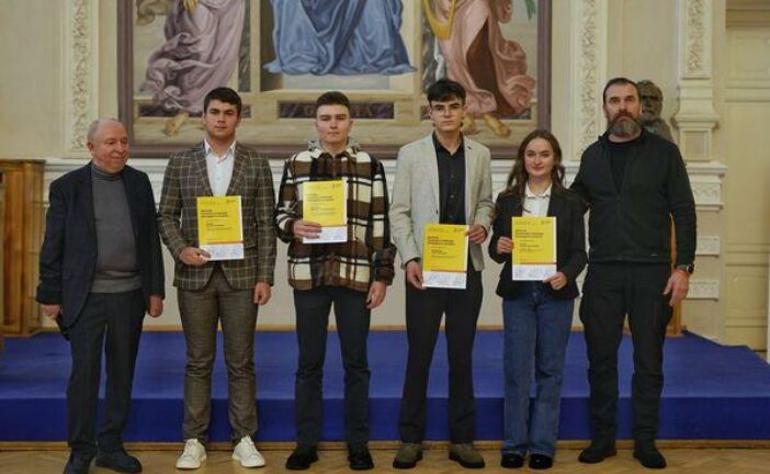 Учні з Кременеччини стали президентськими стипендіатами