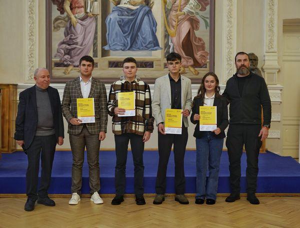 Учні з Кременеччини стали президентськими стипендіатами