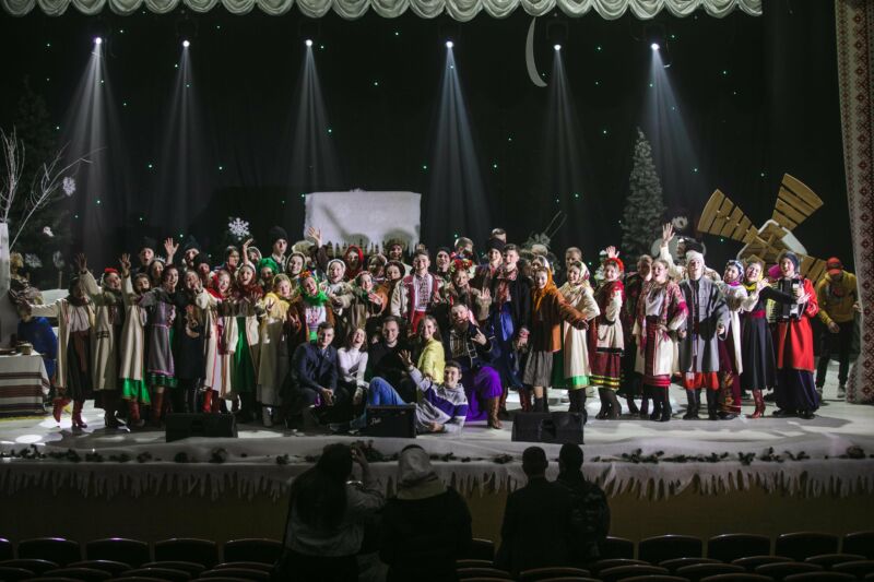Під час благодійної вистави «Ніч перед Різдвом» зібрали кошти на підтримку студентів ЗУНУ – захисників України
