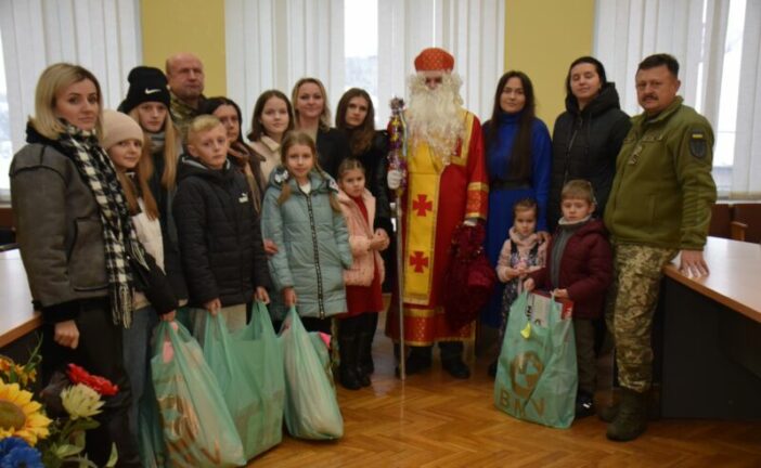 На Тернопільщині подарунки від Святого Миколая отримали діти загиблих Героїв 105 окремої бригади тероборони ЗСУ