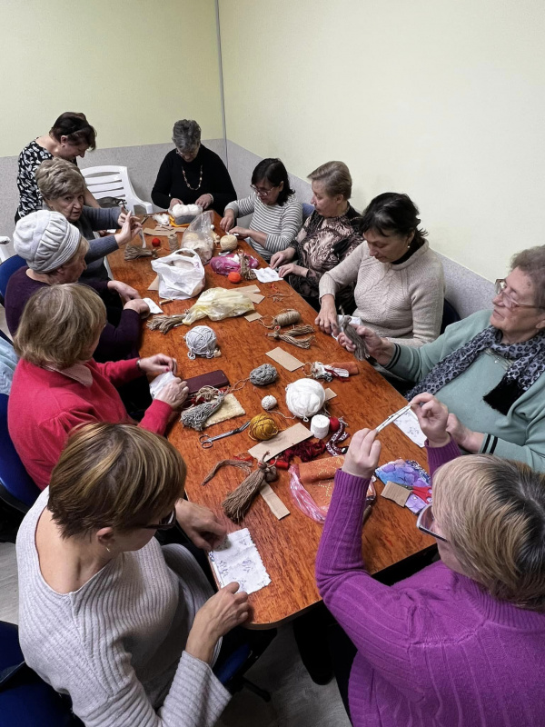 У Тернополі пенсіонерів запрошують разом проводити дозвілля: відвідати аквапарк, вчити іноземні мови, волонтерити