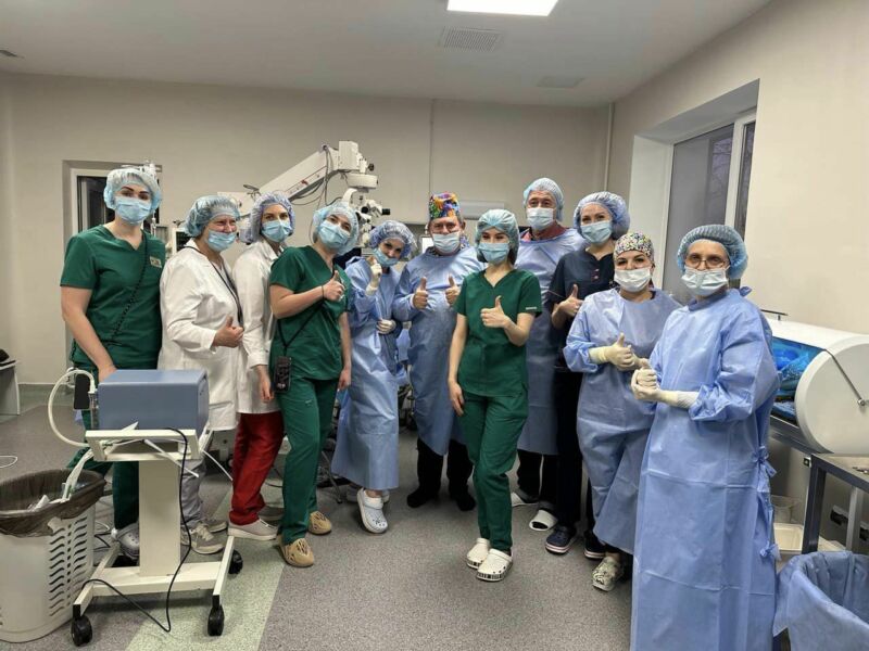 У Тернопільській обласній лікарні вперше виконали трансплантацію рогівки