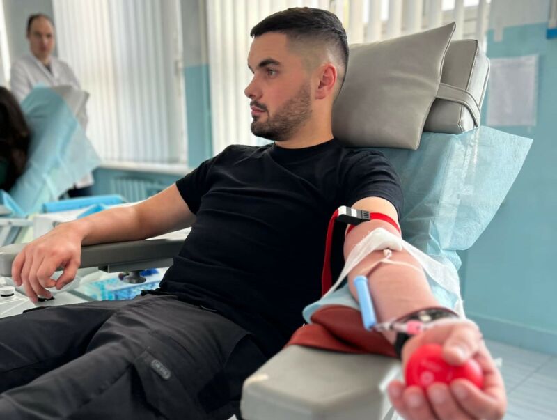Тернопільські патрульні долучилися до здачі донорської крові