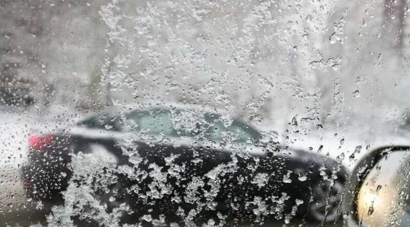 Вітер, мокрий сніг та дощ: на Тернопільщині – негода