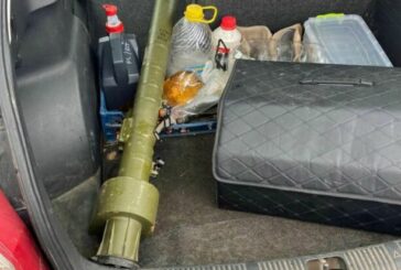 Тернопільські патрульні зупинили водія, котрий перевозив тубус від зенітно-ракетного комплексу