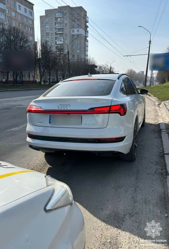 У Тернополі пішохід поскаржився, що водій не пропустив його на “зебрі” – того оштрафували