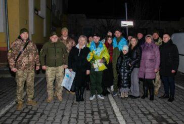 Майже два роки чекання: до рідних домівок повернулися двоє військових із Тернопільщини, звільнених з полону