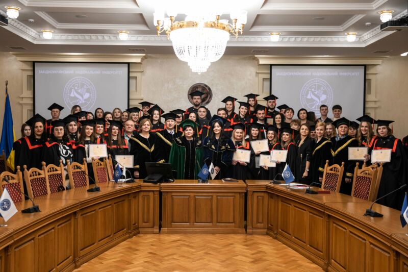 Магістри соціально-гуманітарного факультету ЗУНУ отримали дипломи