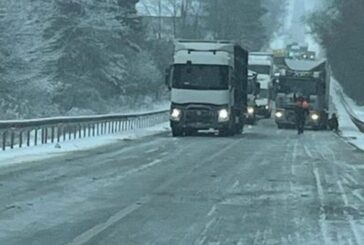 Тернопільщину засипає снігом: водіїв просять бути уважними на дорогах