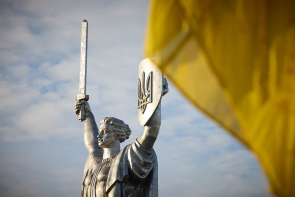 Віра у перемогу та підтримка вступу до ЄС: які настрої українців після двох років повномасштабної війни