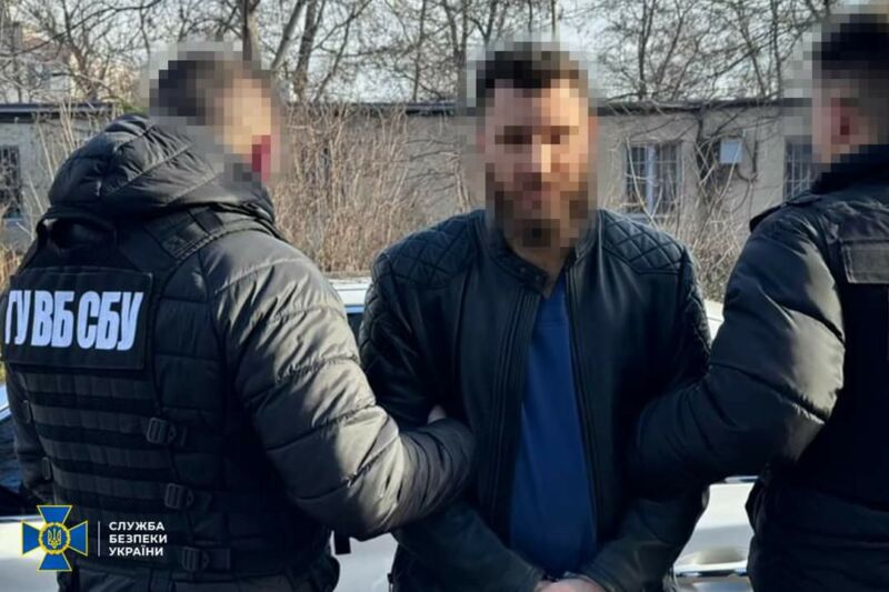 На Тернопільщині мобілізований  депутат сільради організував схему виїзду чоловіків за кордон
