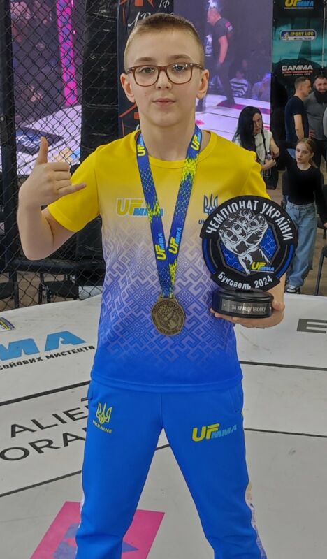 Сашко Байрак із Чорткова вдруге став чемпіоном України зі змішаних бойових мистецтв