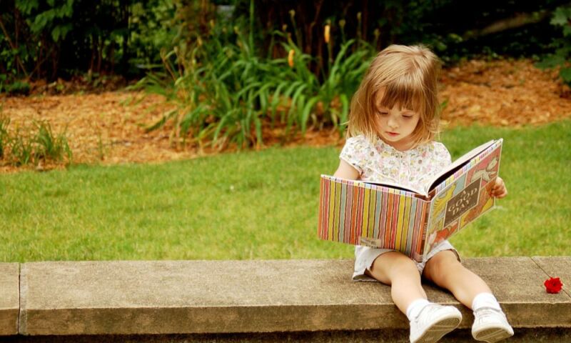 2 квітня – Міжнародний день дитячої книги, День примирення