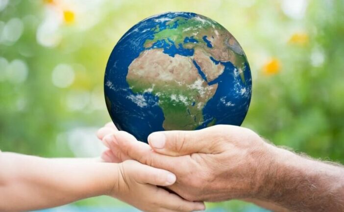 22 квітня - Міжнародний день Матері-Землі, Всесвітній день селфі Землі