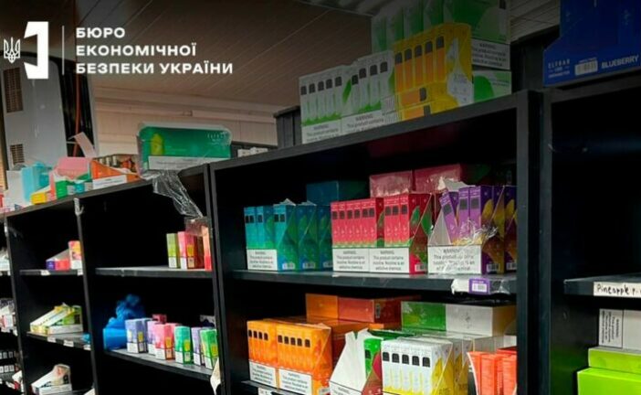 На Тернопільщині незаконно продавали електронні сигарети: масштабну схему викрили детективи Бюро економічної безпеки
