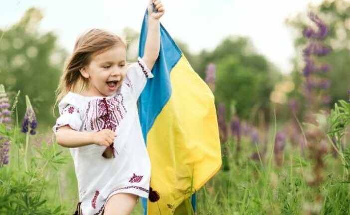 16 травня: в Україні - День вишиванки, Міжнародний день світла, День біографів