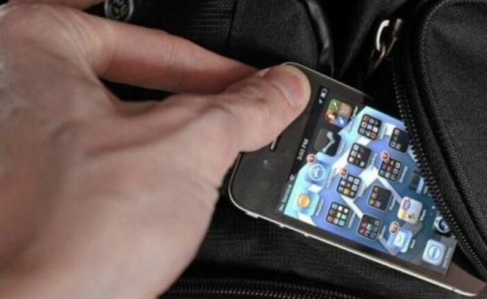Понад 6,6 тисяч телефонів поцупили в Україні від початку року: як захистити свій гаджет?