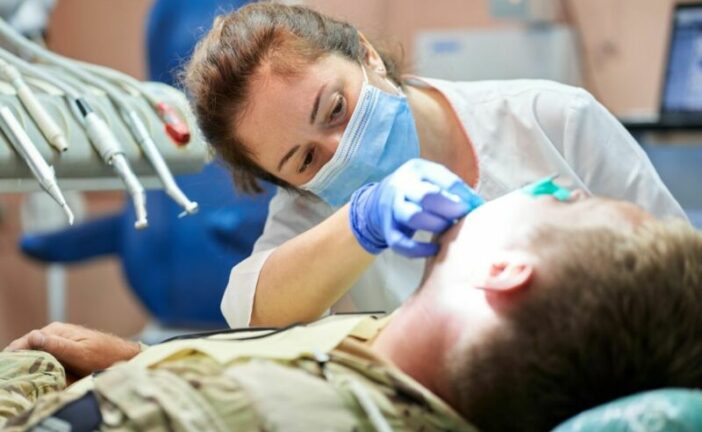 Які стоматологічні послуги військові та ветерани можуть отримати безкоштовно (перелік)