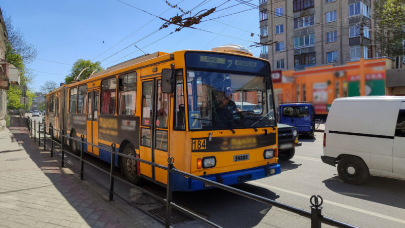 У Тернополі 12-14 липня через спеку будуть зміни у русі громадського транспорту