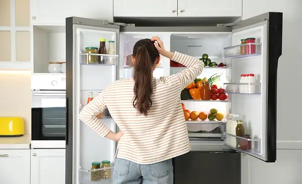Як вивести поганий запах із холодильника – народні секрети