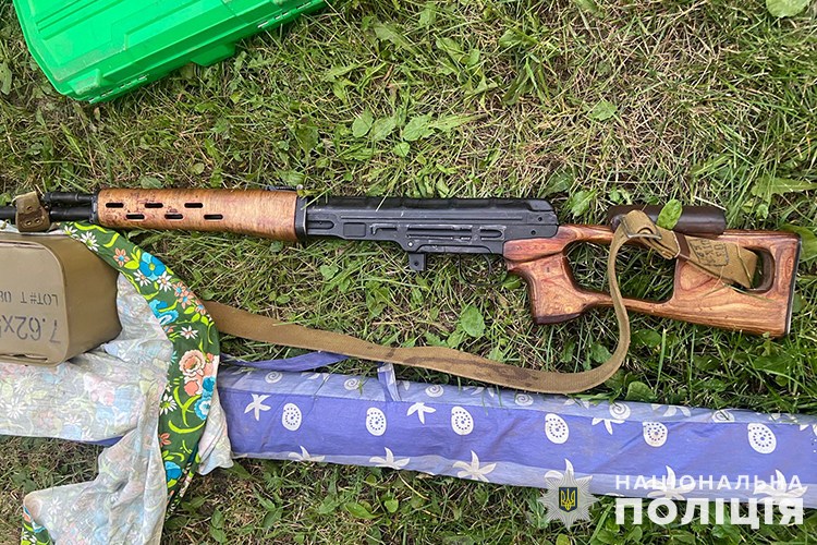 Житель Тернопільщини вправлявся у стрільбі з незареєстрованої снайперської гвинтівки