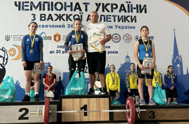 Студенти ЗУНУ посіли лідерські позиції на чемпіонаті України з важкої атлетики