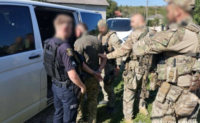 На Тернопільщині озброєний чоловік стріляв по людях: є загиблі і поранені