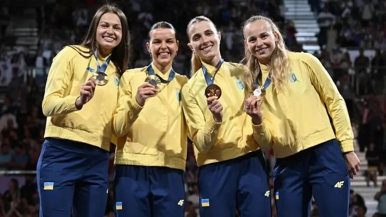 Перше «золото» на Олімпіаді-2024: Україна на чолі з Ольгою Харлан виграла змагання з фехтування
