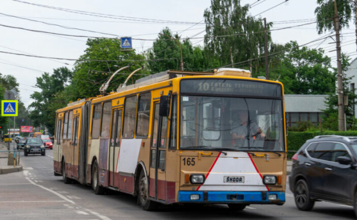 У Тернополі змінили розклад руху тролейбусів: ремонтують дорогу