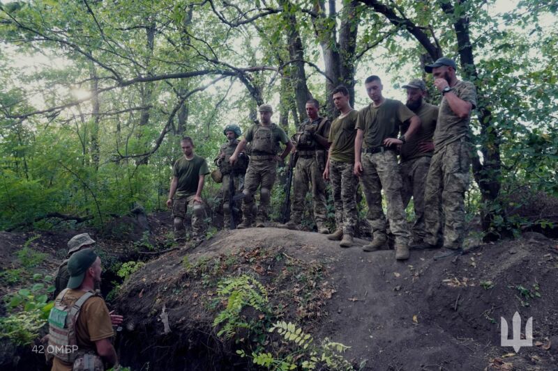 Як проходять навчання з особовим складом у 42 ОМБР