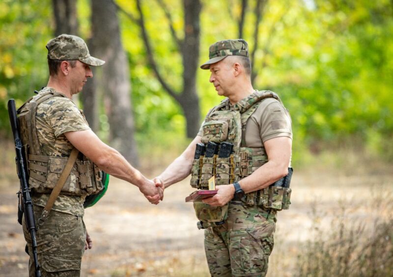 Захисника з Тернопільщини нагородили «Хрестом доблесті»