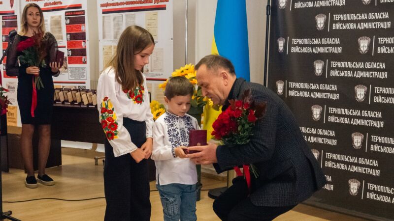 У Тернополі відзначили державними нагородами 31 захисника – посмертно