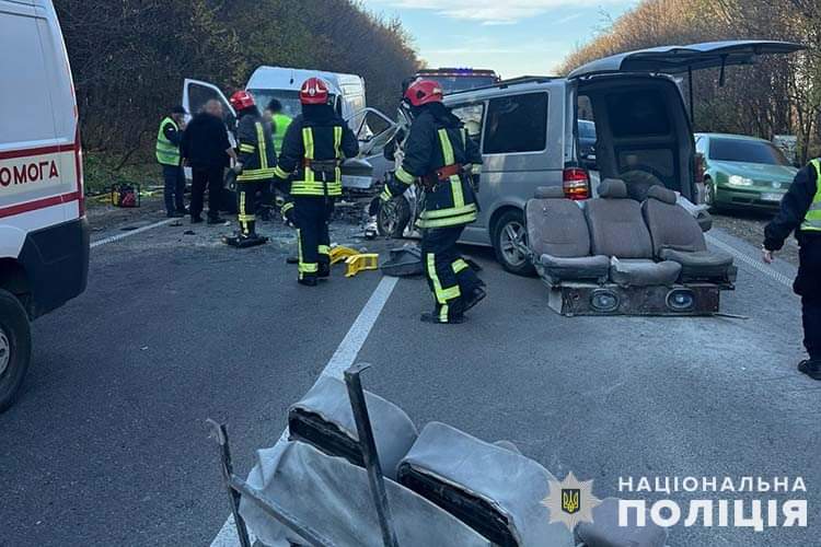 В ДТП на Тернопільщині одна людина загинула, двоє в лікарні