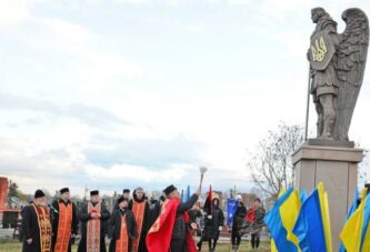 У Чорткові в День Гідності та Свободи освятили пам’ятник Архангелу Михаїлу