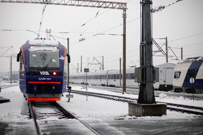 Нові маршрути: через Тернопіль курсуватимуть потяги з Чернігова та Дніпра до Рахова