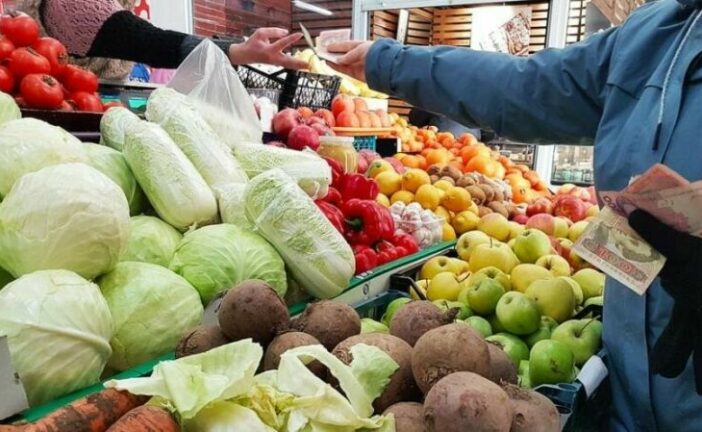 Яйця, хліб та овочі: чому українці платять за продукти все більше?