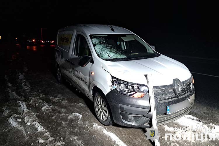 Порушила правила і опинилась під колесами авто: жителька Тернопільщини в реанімації після ДТП