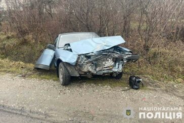 На Тернопільщині пасажирка вилетіла з авто і потрапила під колеса фури: жінка загинула