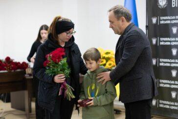 Державні нагороди отримали родини загиблих захисників із Тернопільщини