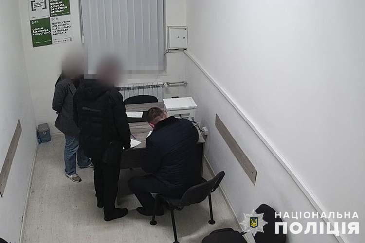 Стоматологу-хірургу в Тернополі повідомили підозру після смерті дитини під час лікування зубів