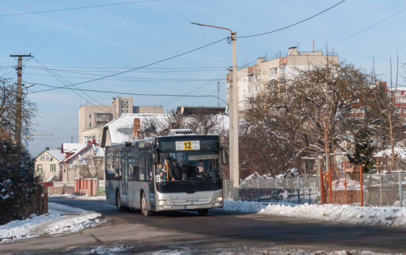 Зміни у русі автобусного маршруту №12 через ремонт на «горбатому мості»