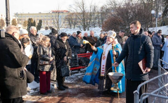 У Тернополі відбувся міжконфесійний молебень та чин освячення води