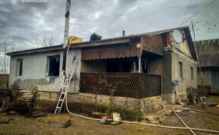 На Кременеччині гасили дві пожежі