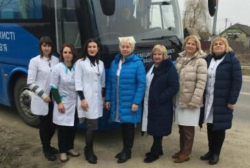 Вакцинальний автобус на Чортківщині: жителі однієї з громад пройшли обстеження та отримали щеплення
