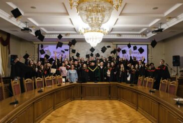 Успішної кар’єри: випускники факультету економіки та управління ЗУНУ отримали дипломи