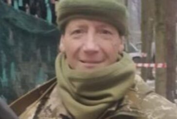 До рідної домівки на щиті повертається воїн Василь Гвозда з Тернопільщини