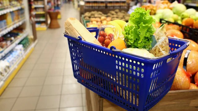 Куди йдуть гроші українців і чи варто чекати зниження цін?