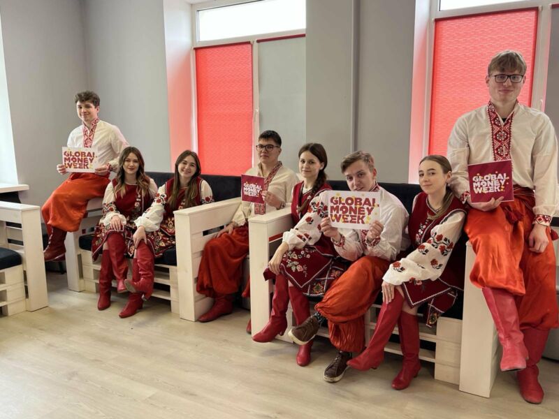 Студенти ЗУНУ взяли участь у челенджі «Яскравий Global Money Week»